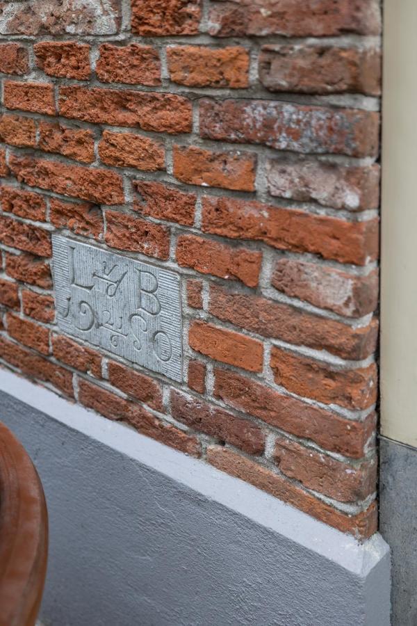 Heritage 17Th Century Supreme City Penthouse Leeuwarden Bagian luar foto