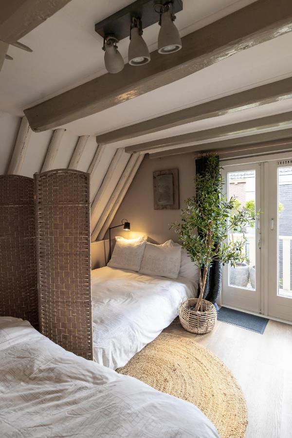 Heritage 17Th Century Supreme City Penthouse Leeuwarden Bagian luar foto